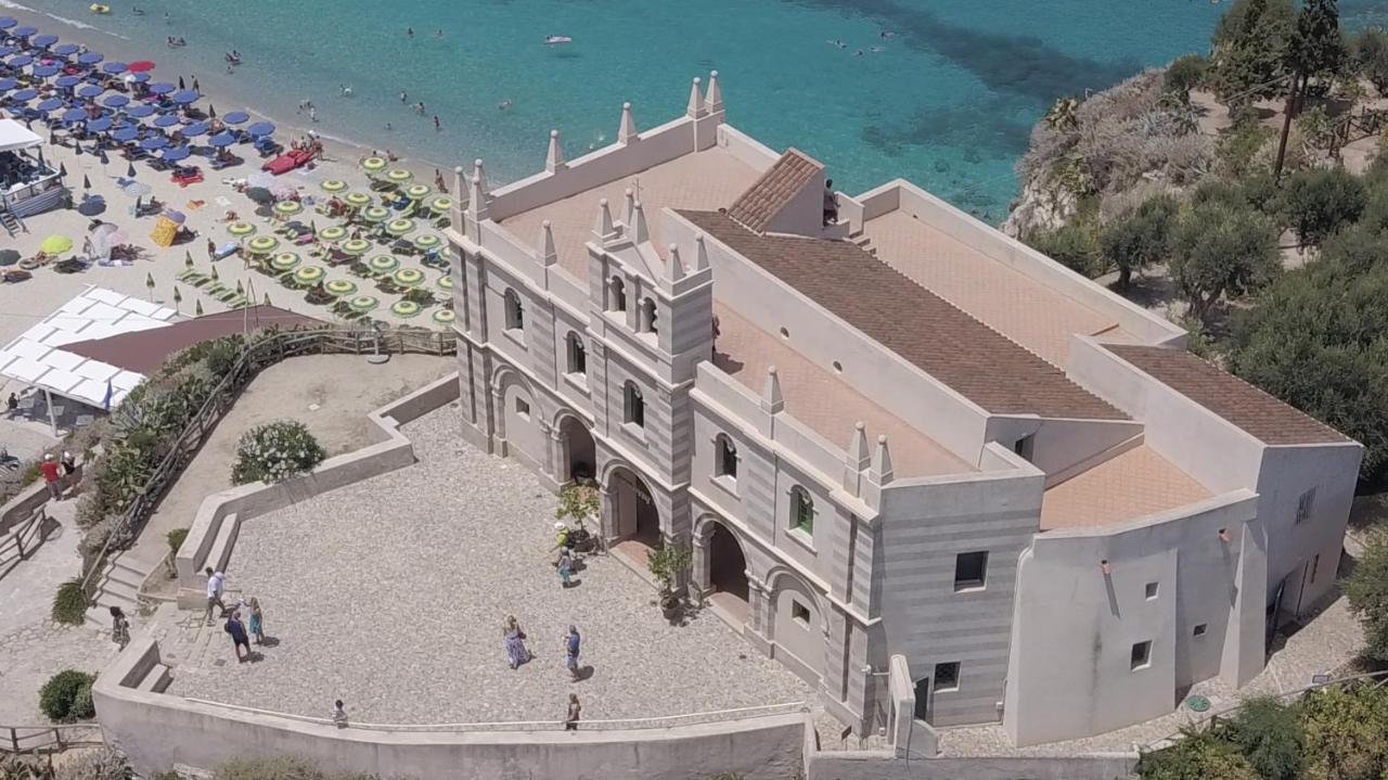 Villa Kore, Capo Vaticano Exteriör bild