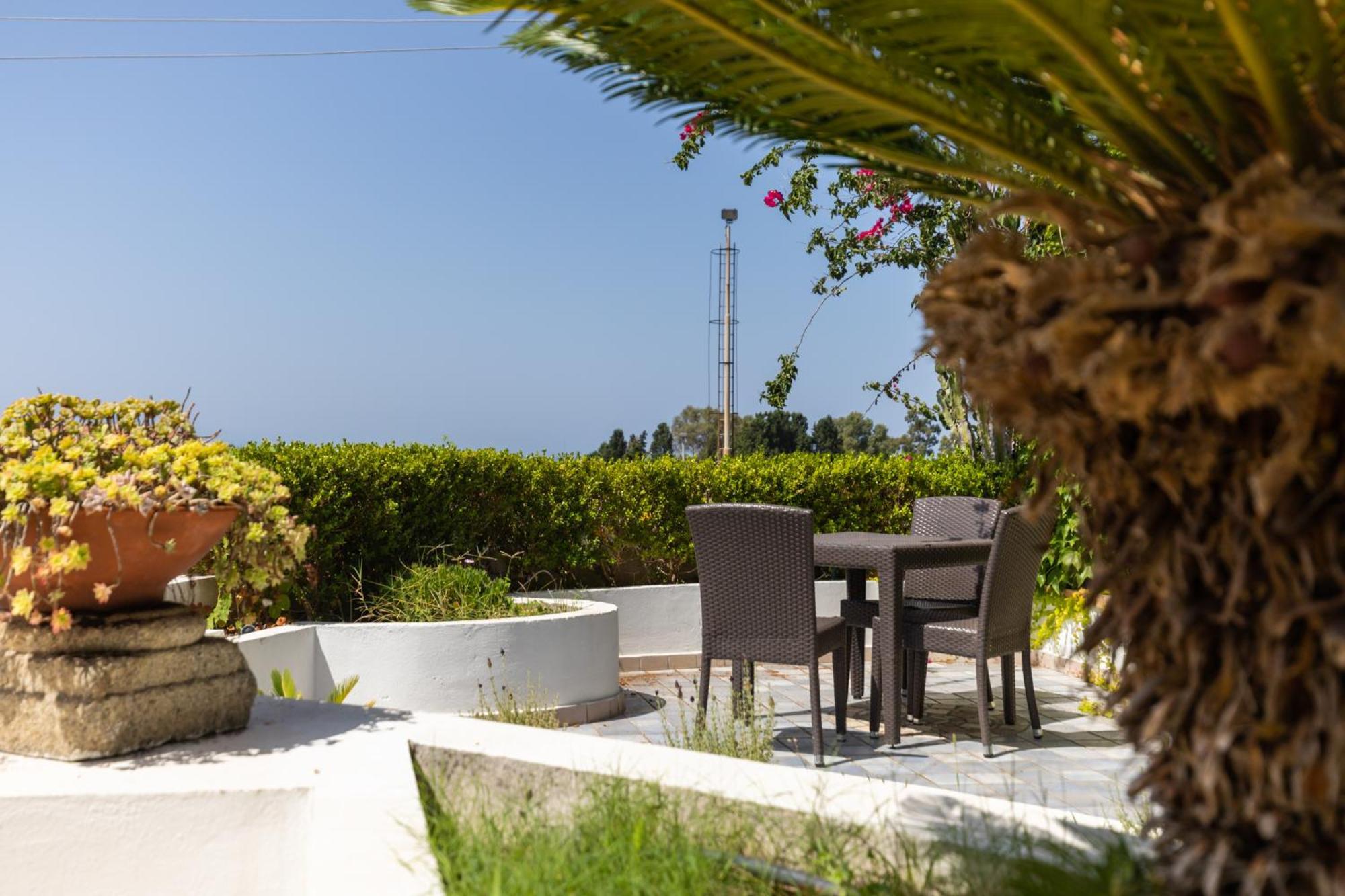 Villa Kore, Capo Vaticano Exteriör bild